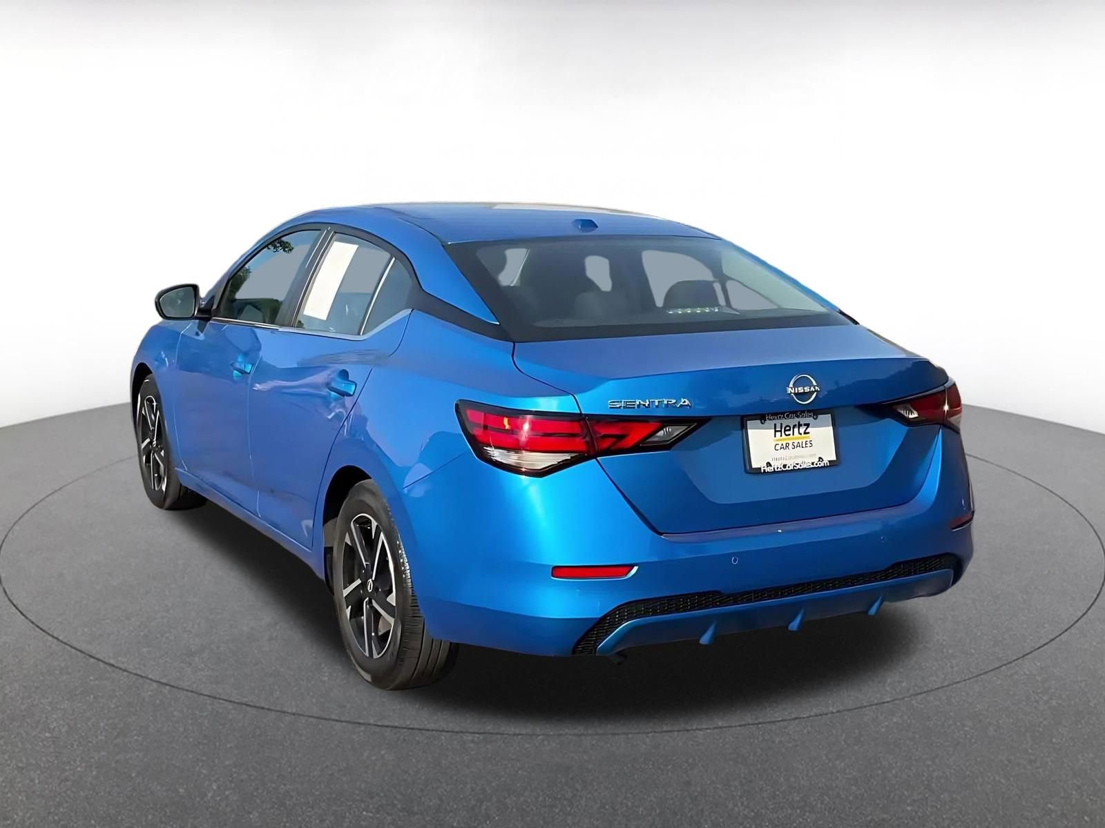 Used 2025 Nissan Sentra SV image 11