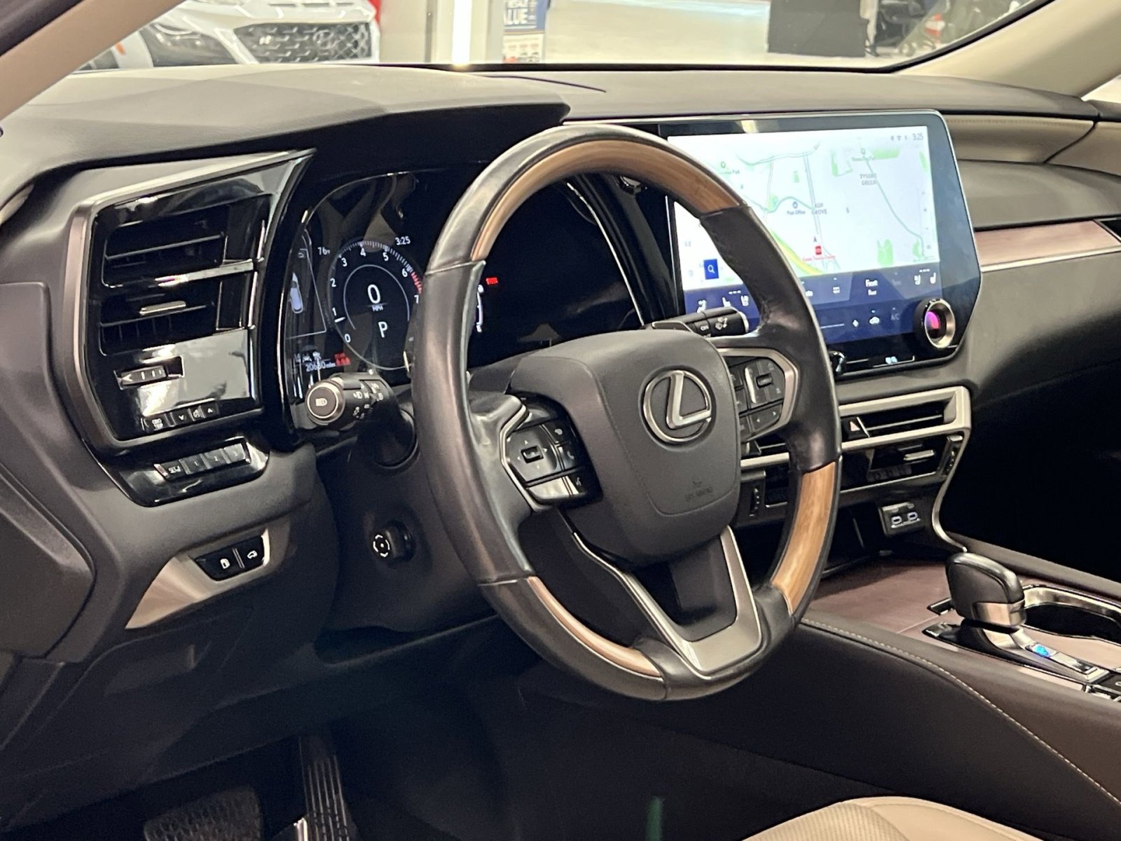 Used 2024 Lexus RX 350 Premium image 16