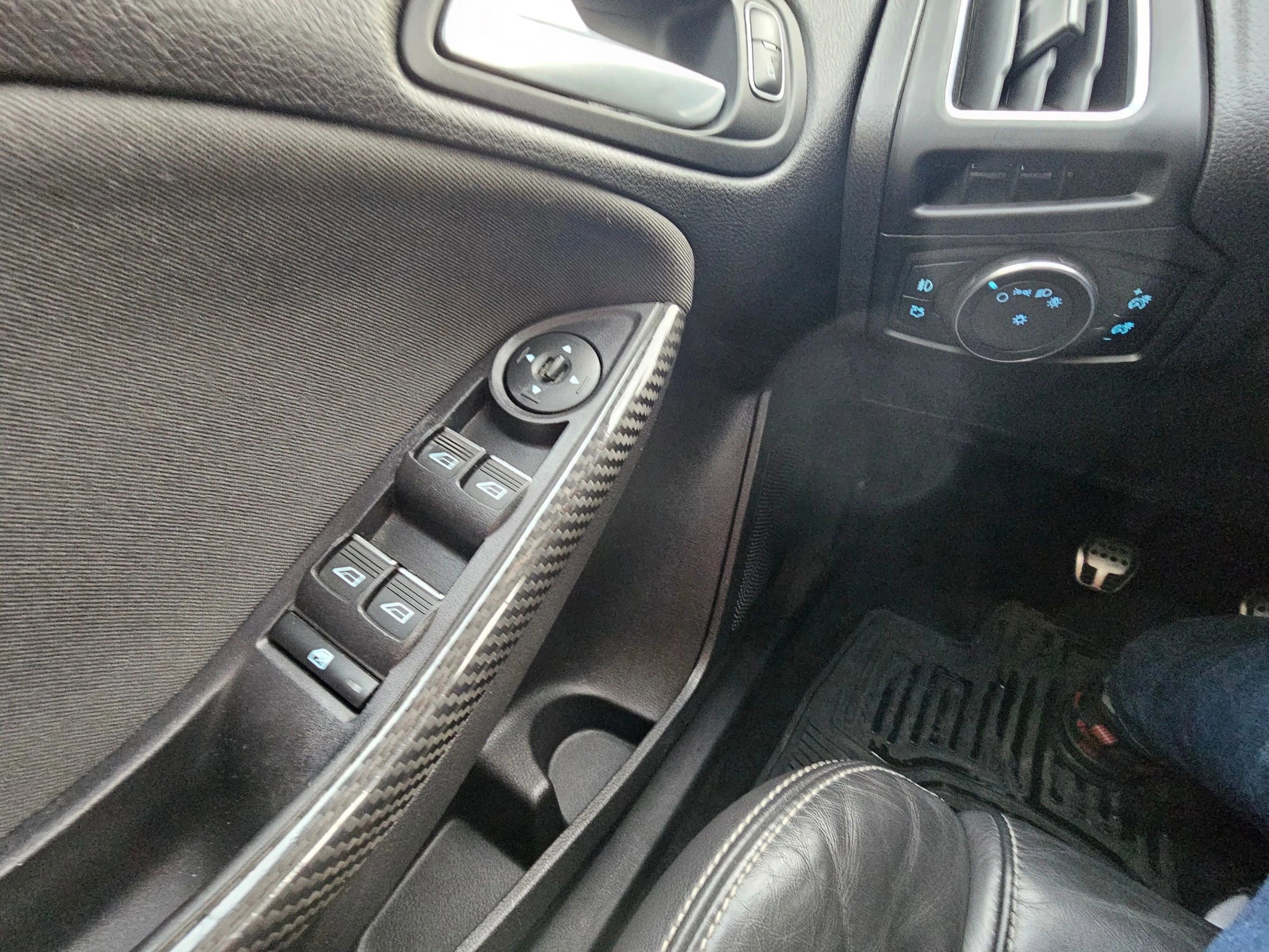 Used 2017 Ford Focus ST image 36