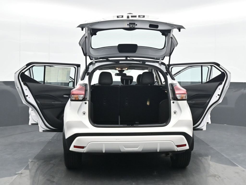 Used 2023 Nissan Kicks SV image 25