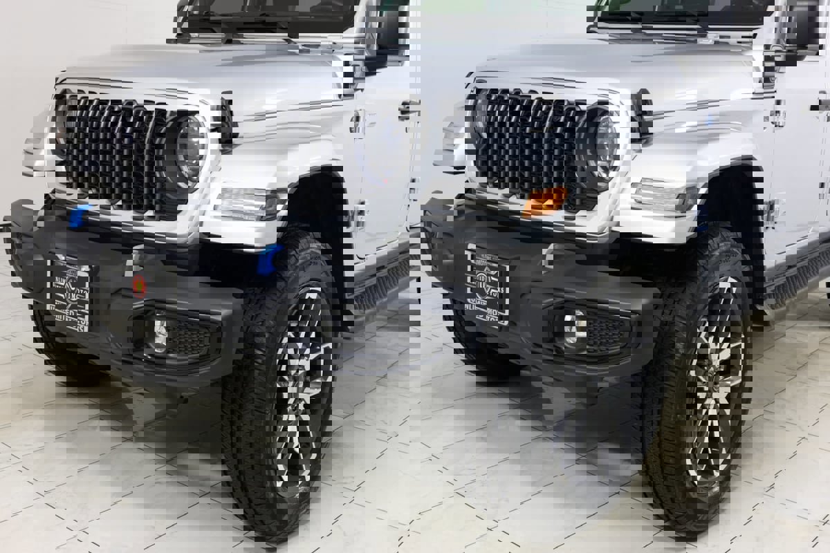 Used 2024 Jeep Wrangler Unlimited w/ Convenience Group image 44