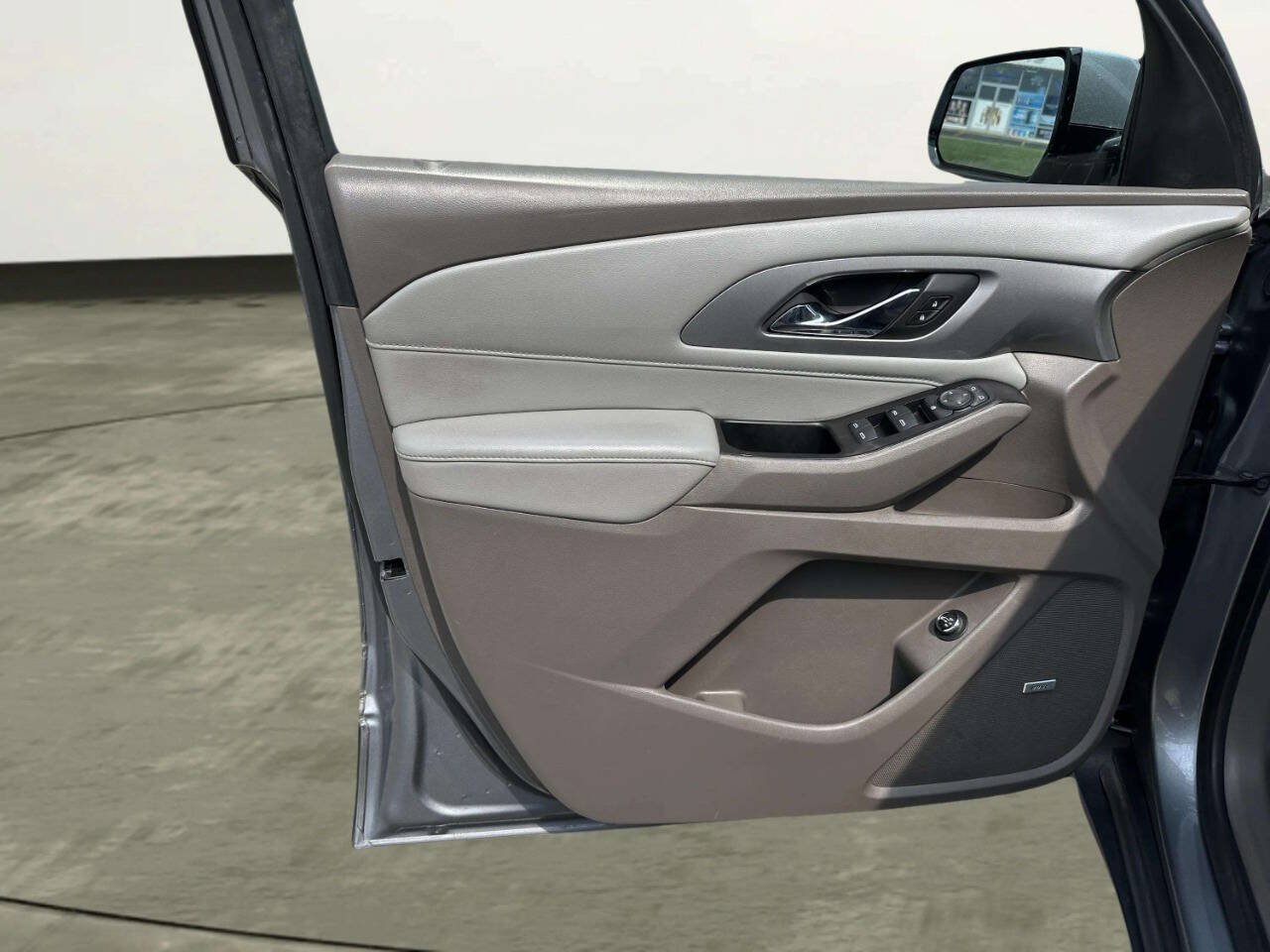 Used 2019 Chevrolet Traverse LT w/ LT Premium Package FWD image 10