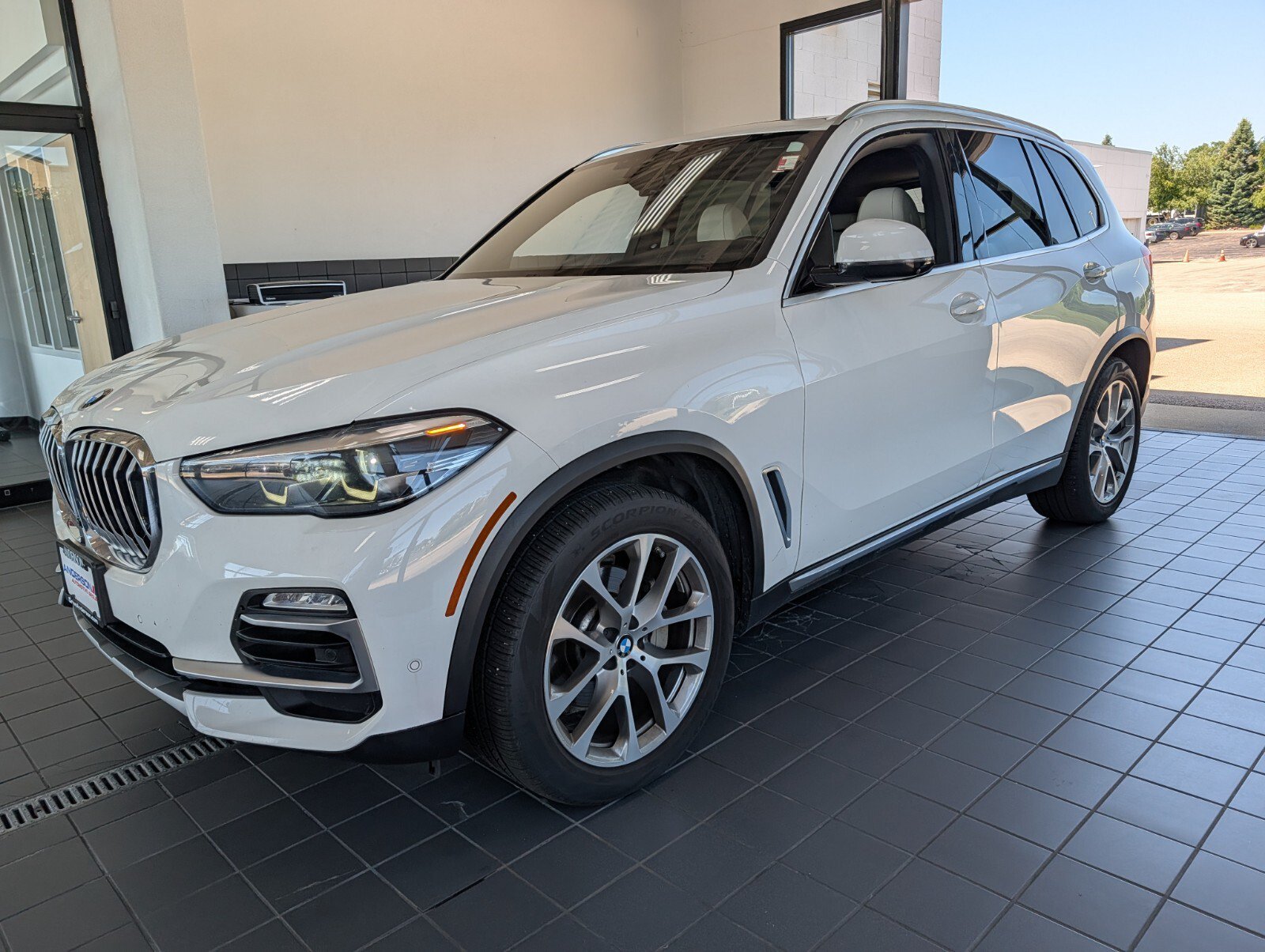 Used 2021 BMW X5 xDrive40i w/ Premium Package AWD/4WD image 7