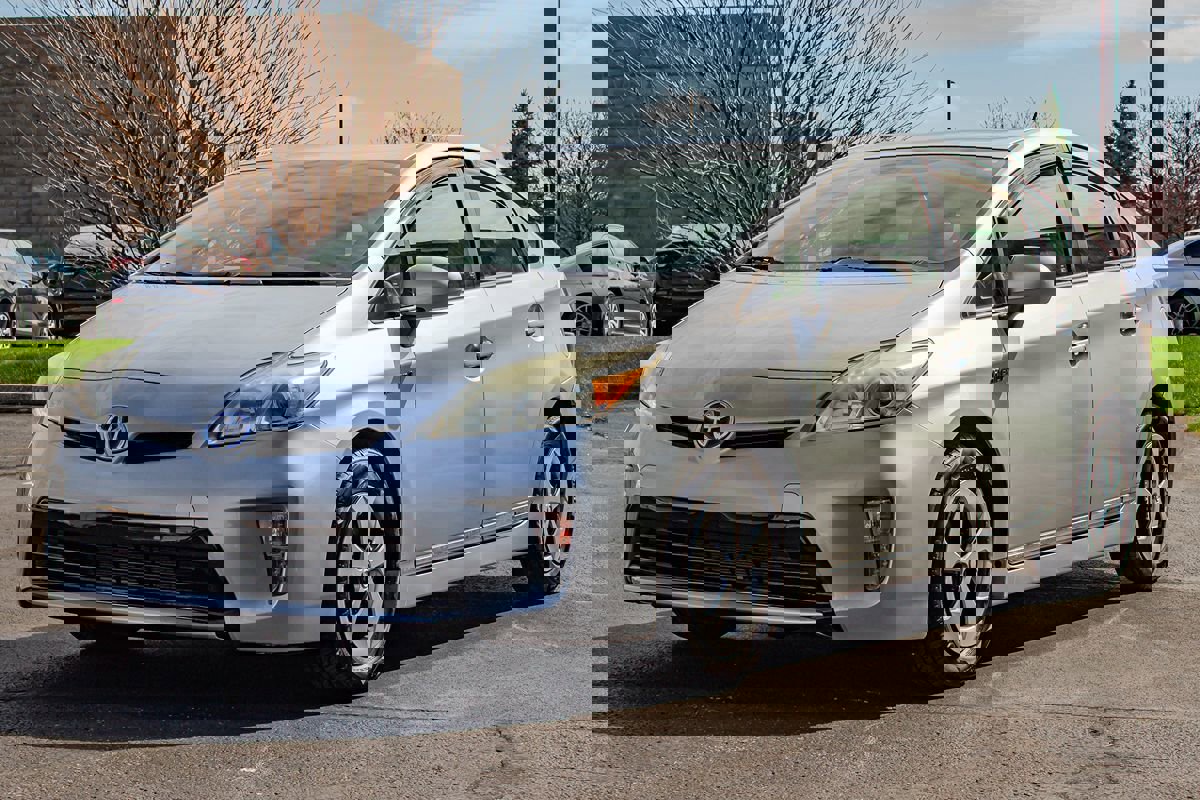 Used 2015 Toyota Prius Three FWD image 3