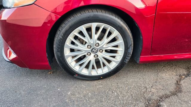 Used 2018 Toyota Camry XLE FWD image 39