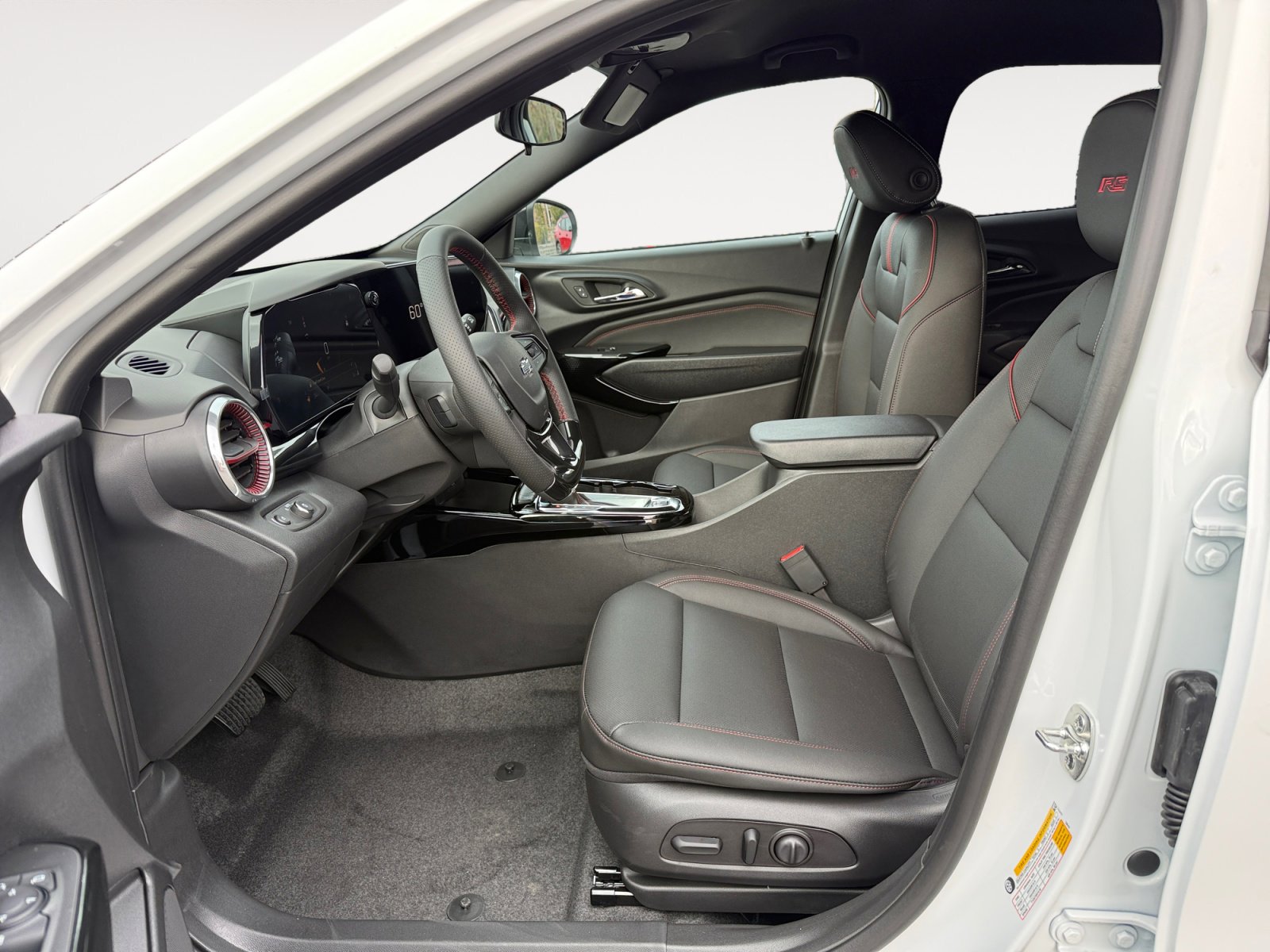 New 2026 Chevrolet Trax RS w/ Driver Confidence Package FWD image 10