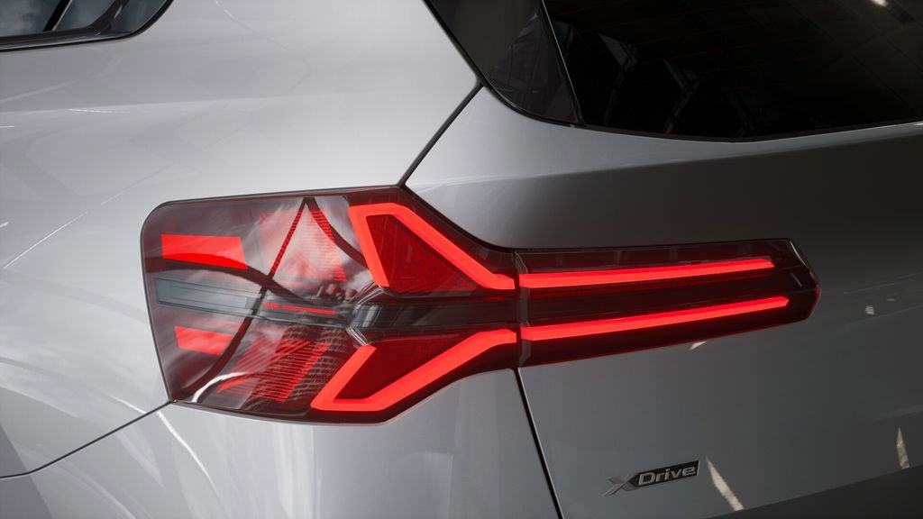 New 2026 BMW X3 xDrive30 w/ Premium Package image 8