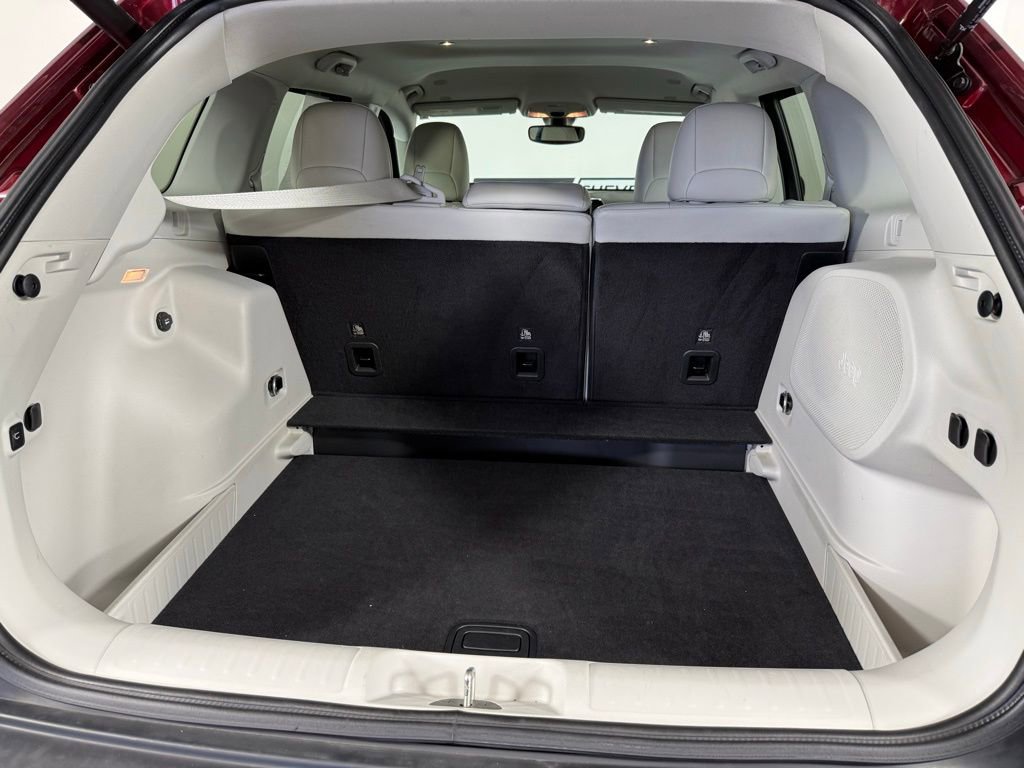 Used 2019 Jeep Cherokee Limited image 12