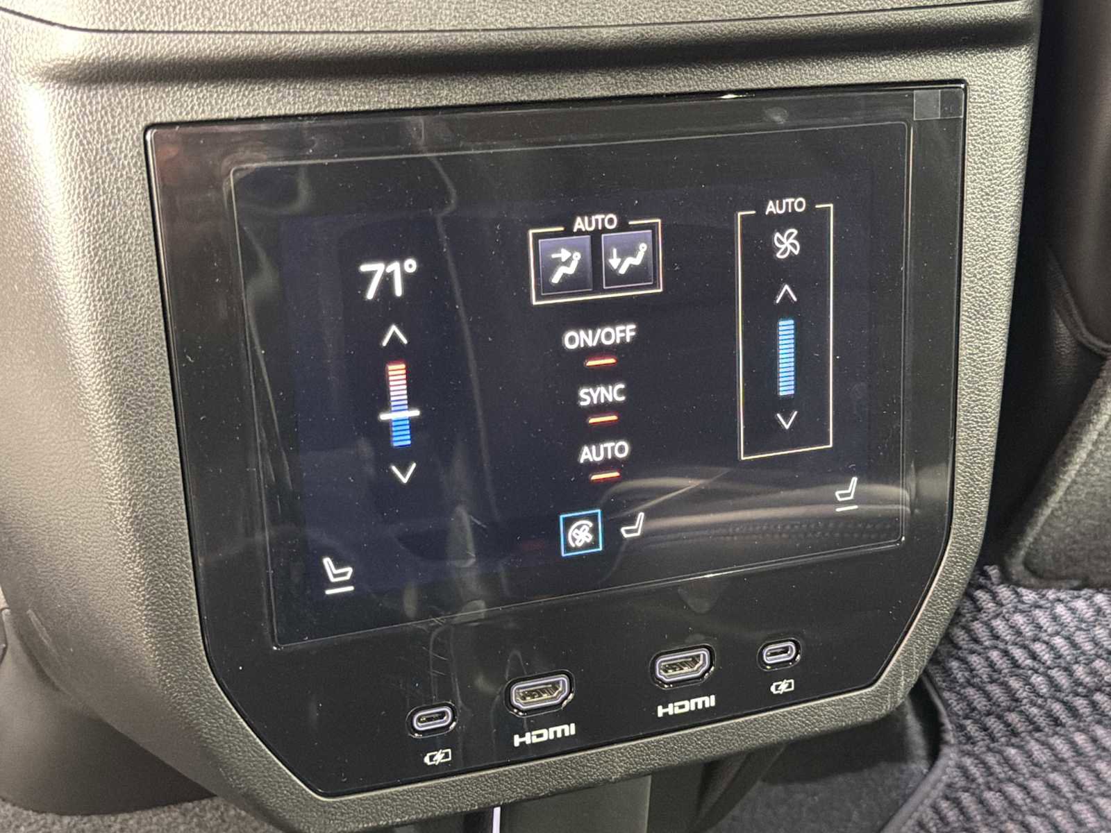 New 2026 GMC Yukon Denali Ultimate AWD/4WD image 24