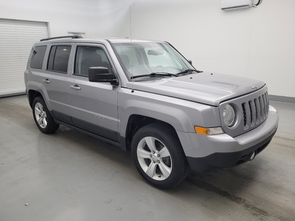 Used 2016 Jeep Patriot Latitude FWD image 11