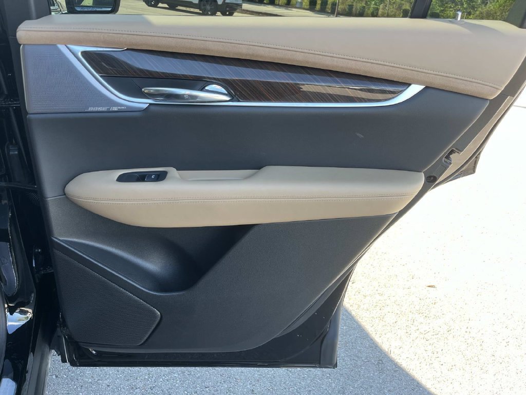 Used 2025 Cadillac XT6 Premium Luxury w/ Platinum Package FWD image 24