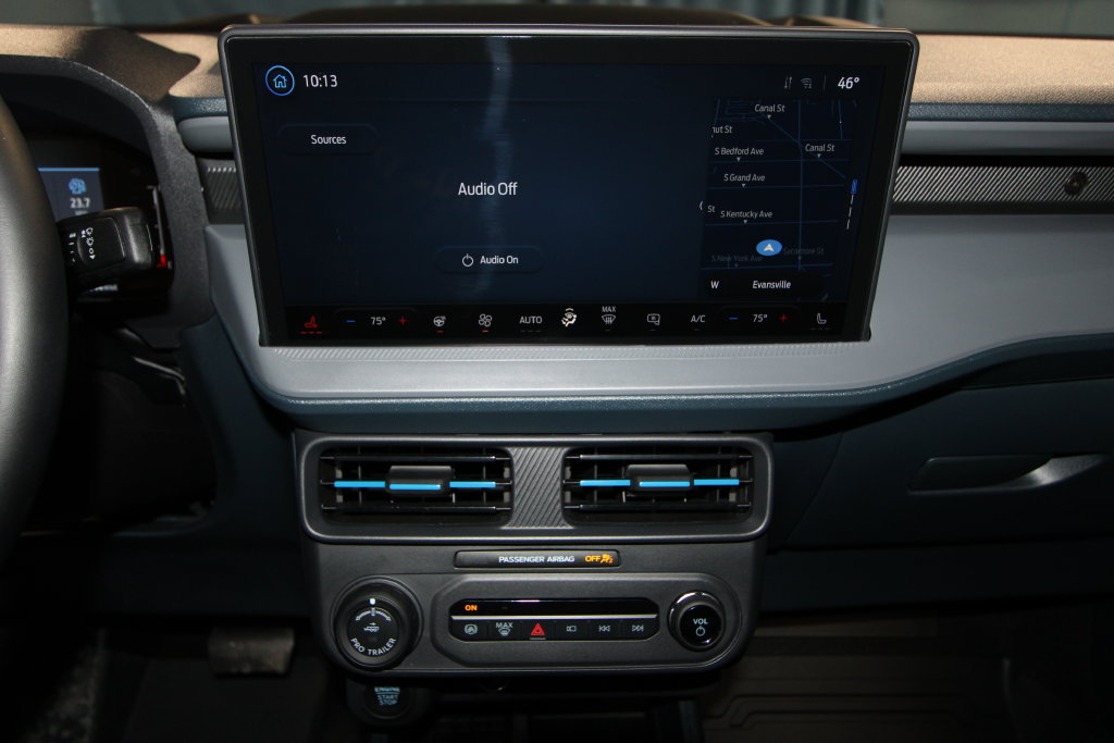 Used 2025 Ford Maverick Lobo AWD/4WD image 14