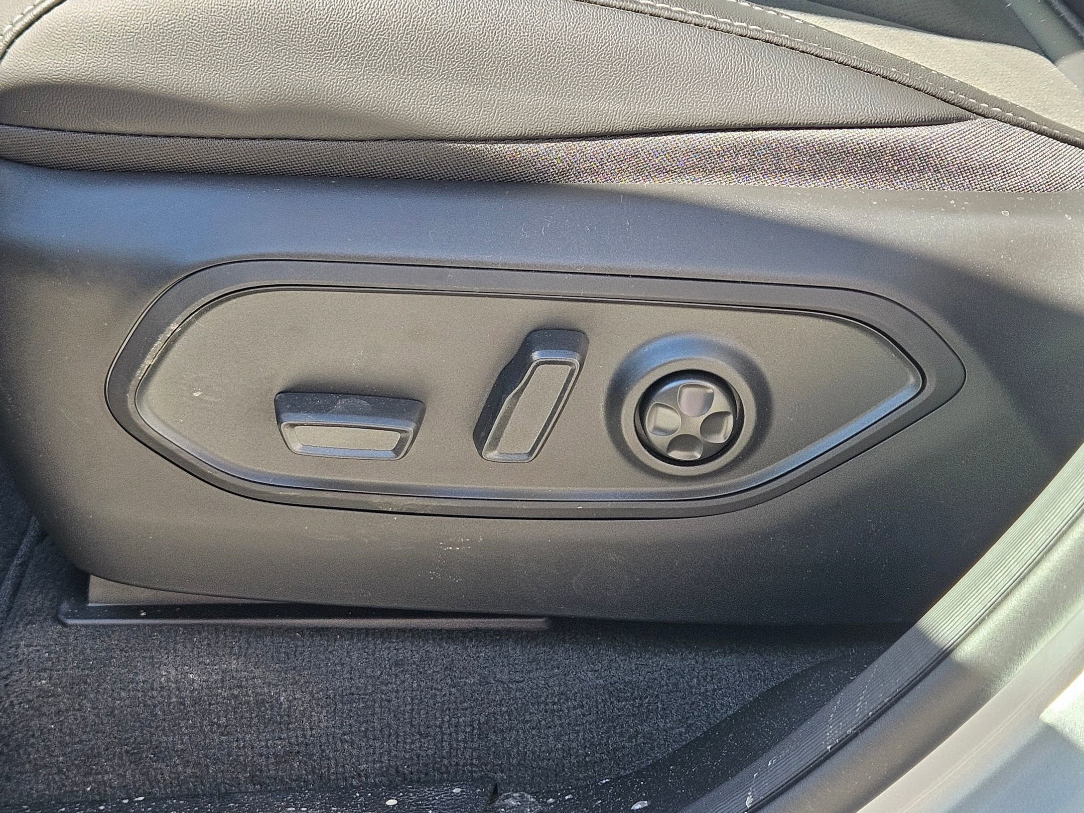 New 2026 Jeep Grand Cherokee Altitude image 19