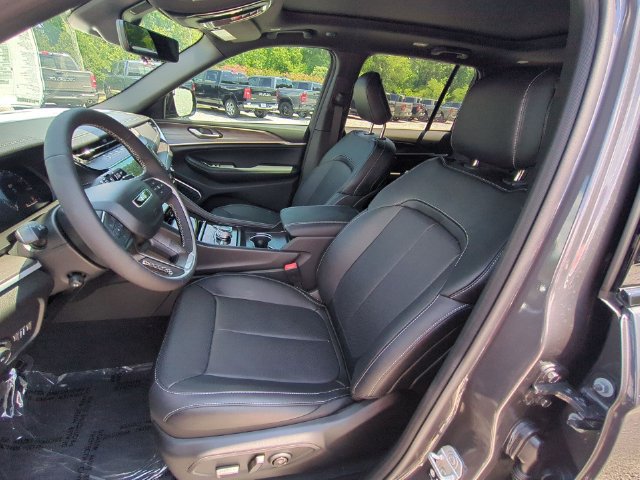 New 2026 Jeep Grand Cherokee Limited AWD/4WD image 16