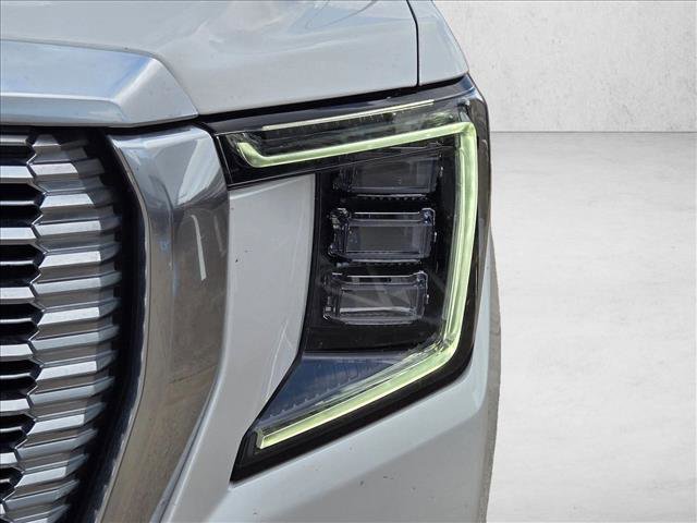 Used 2022 GMC Yukon Denali AWD/4WD image 9