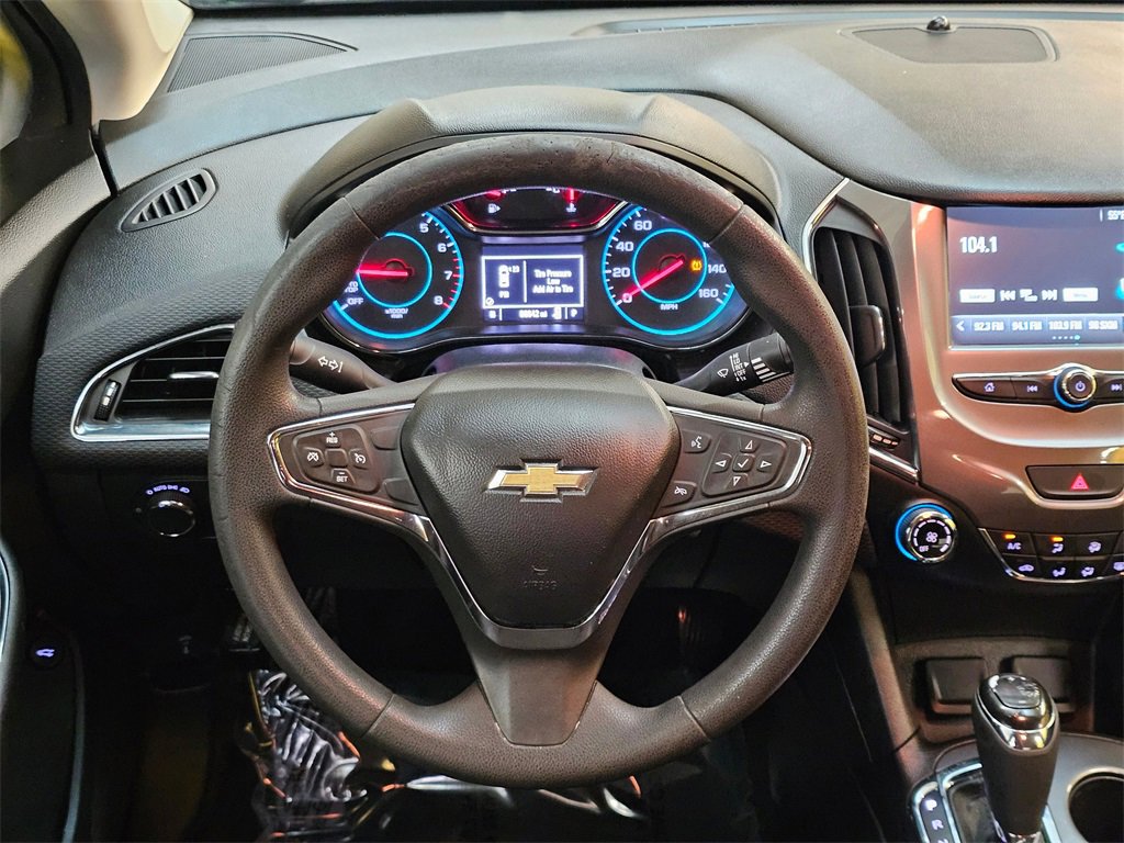 Used 2017 Chevrolet Cruze LT image 19