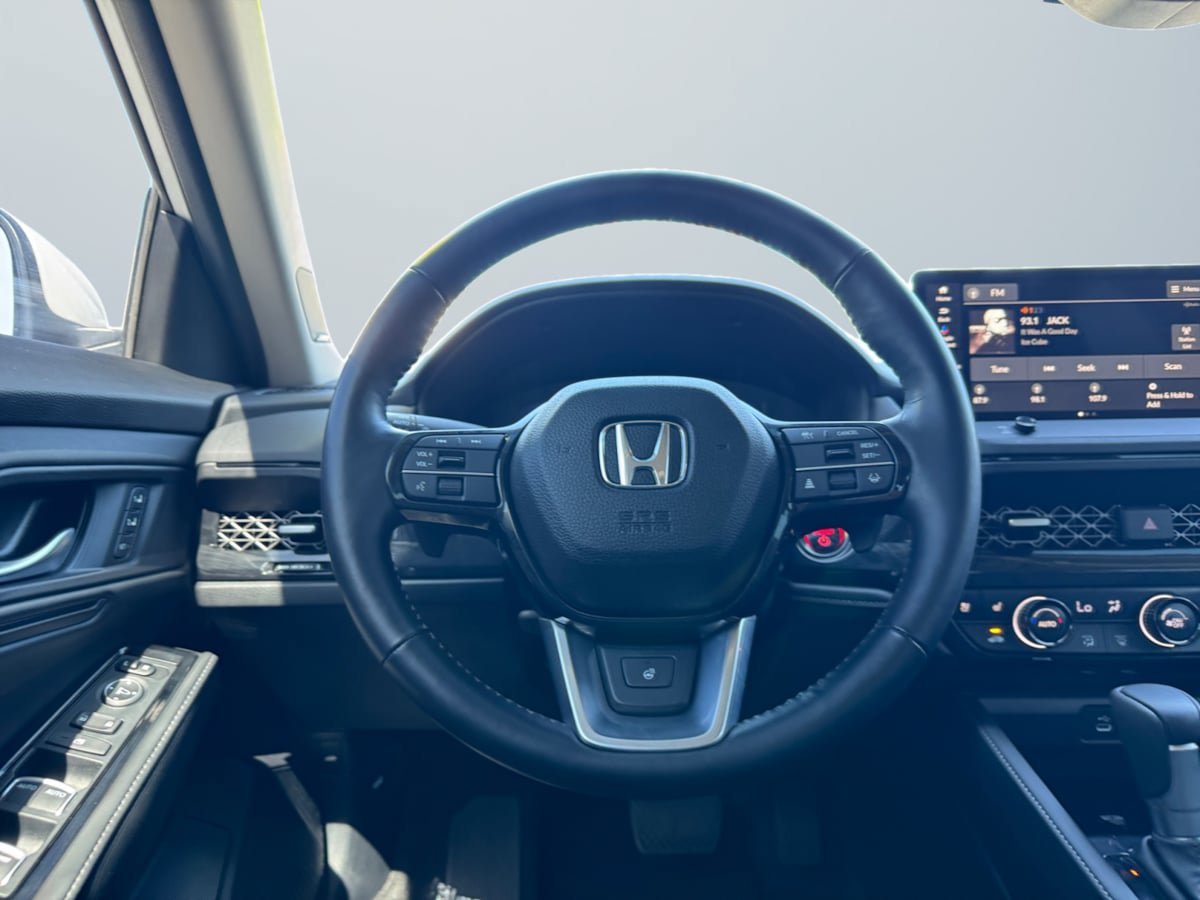 Used 2025 Honda Accord Touring image 11