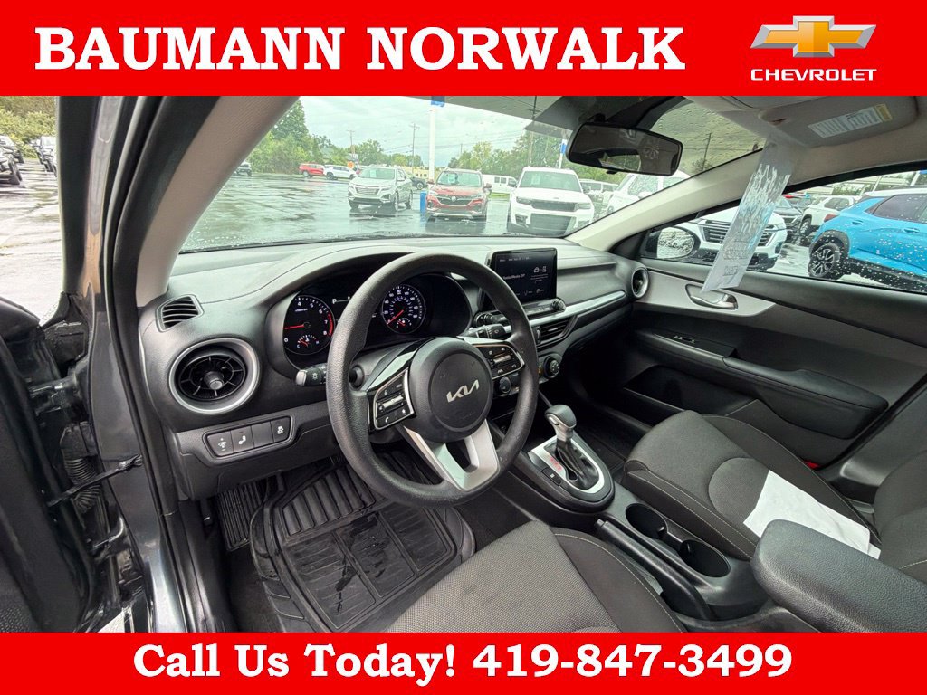 Used 2024 Kia Forte LXS w/ LXS Technology Package FWD image 15