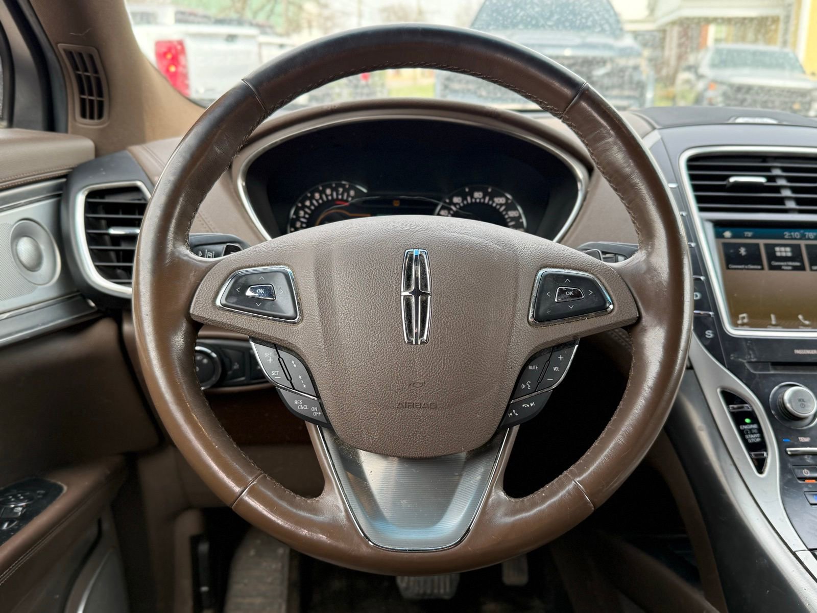 Used 2016 Lincoln MKX Reserve w/ Luxury Package image 17