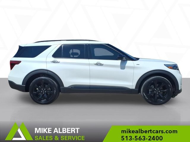 Used 2023 Ford Explorer ST-Line w/ Class IV Trailer Tow Package AWD/4WD image 8