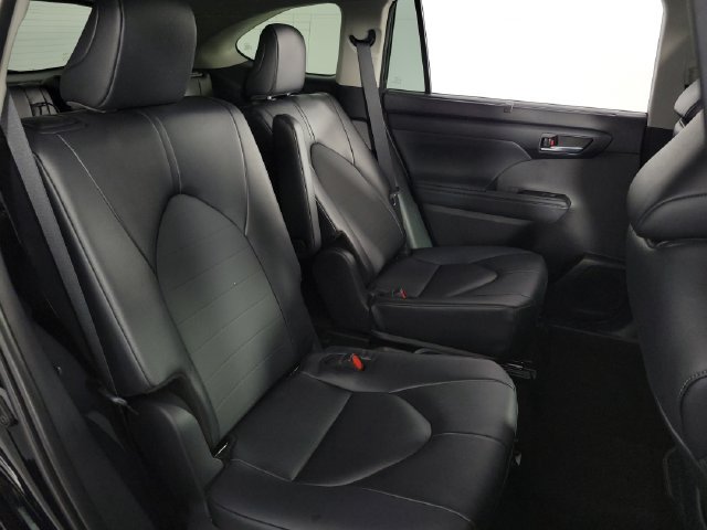 Used 2026 Toyota Highlander XLE AWD/4WD image 17