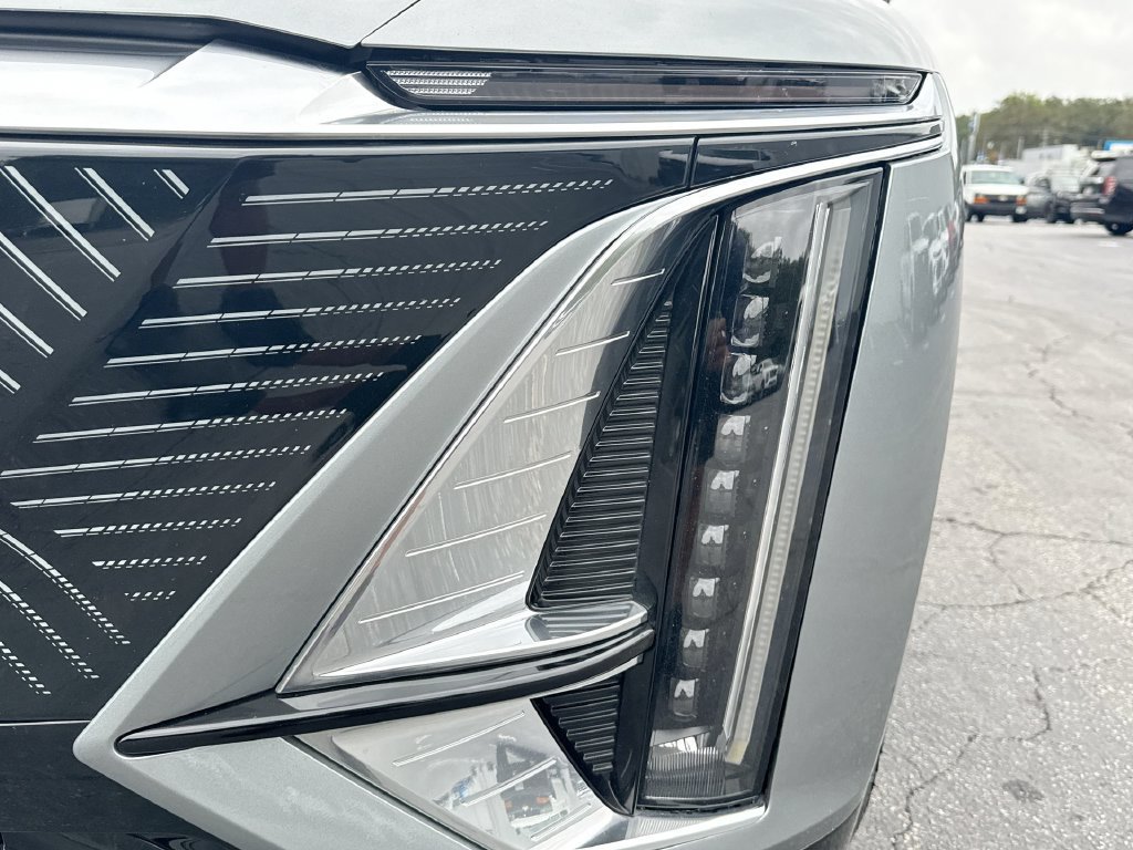 Used 2024 Cadillac Lyriq Luxury RWD image 10
