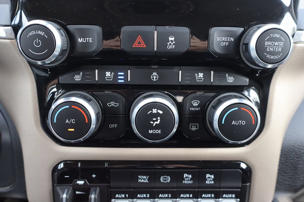 Used 2022 RAM 3500 Laramie AWD/4WD image 12