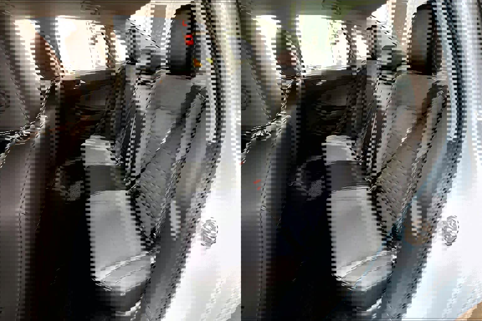 Used 2025 Volkswagen Jetta SE w/ Black Wheel Package image 28