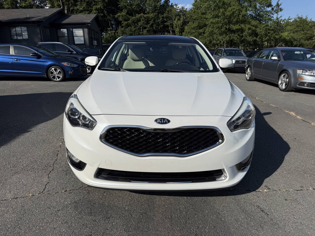 Used 2015 Kia Cadenza Premium w/ Luxury Package FWD image 3