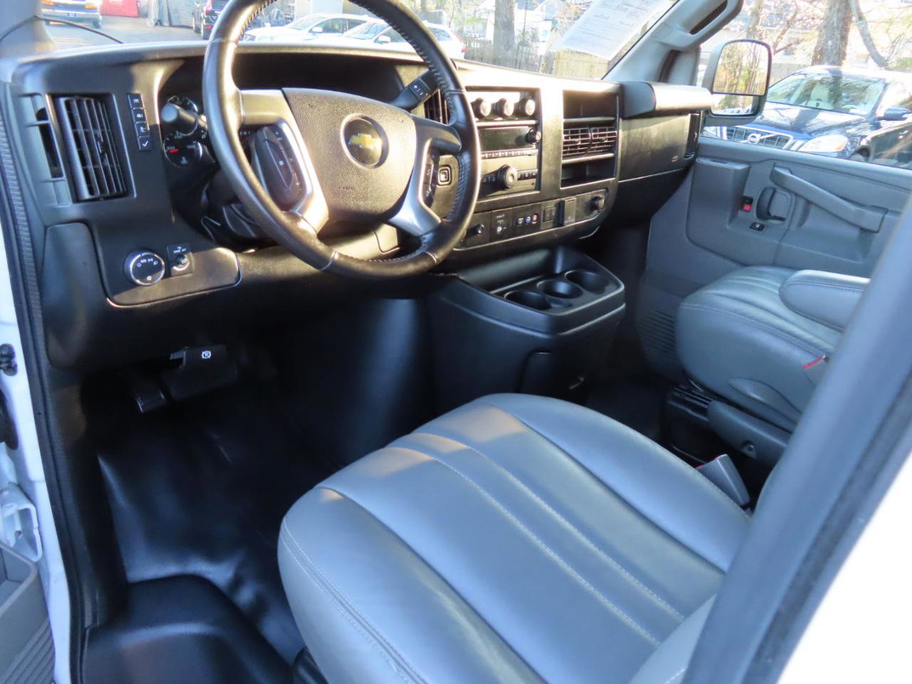Used 2019 Chevrolet Express 3500 w/ Driver Convenience Package RWD image 12