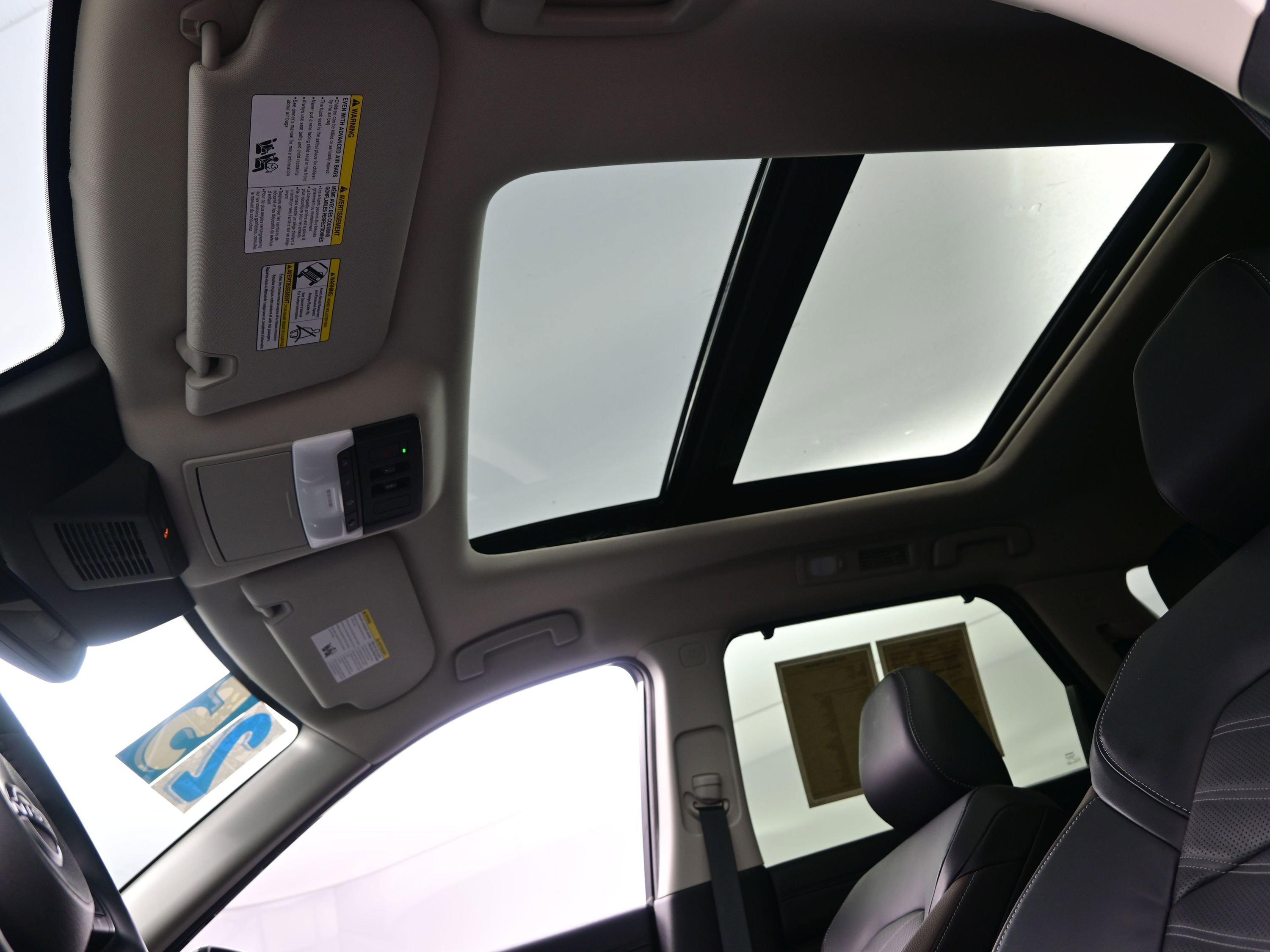 Used 2025 Nissan Pathfinder Platinum w/ Cargo Package image 19