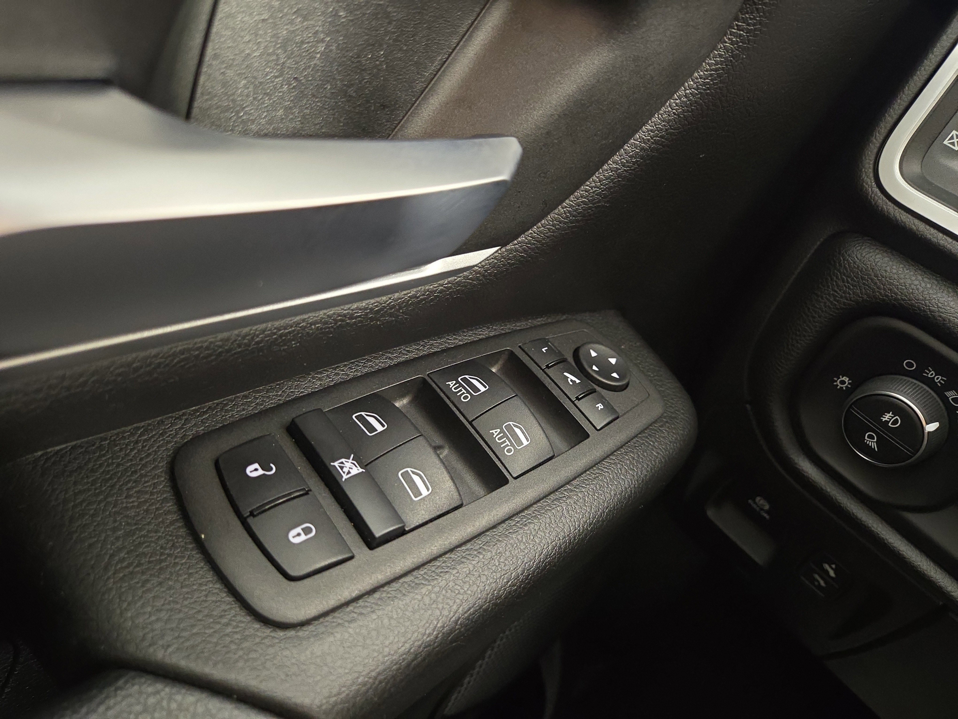 Used 2023 RAM 1500 Big Horn image 32