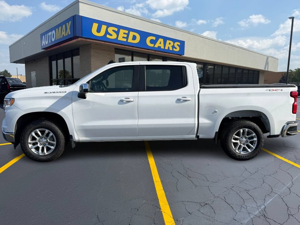 Used 2024 Chevrolet Silverado 1500 LT AWD/4WD image 8