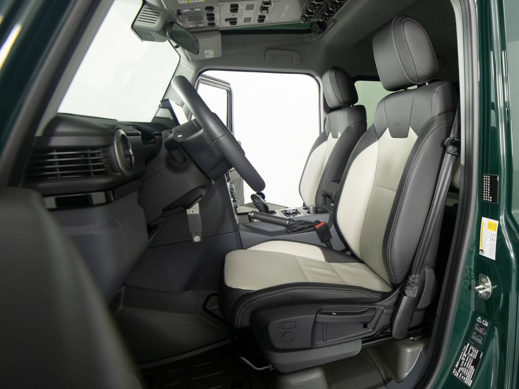 Used 2025 INEOS Grenadier AWD/4WD image 31