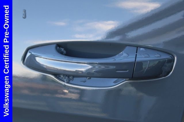 Used 2025 Volkswagen Atlas SE image 14