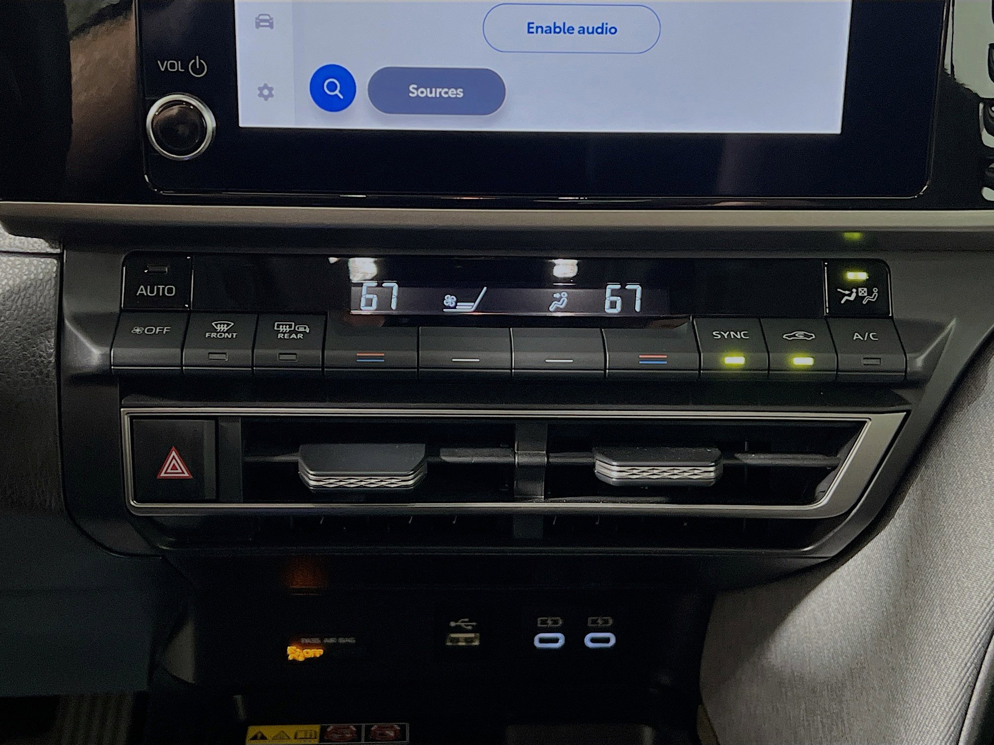 Used 2025 Toyota Camry LE w/ Convenience Package image 26