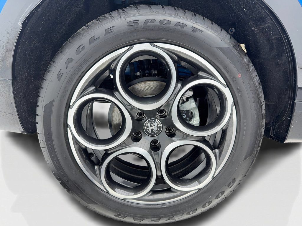 New 2025 Alfa Romeo Tonale w/ Premium Package AWD/4WD image 47