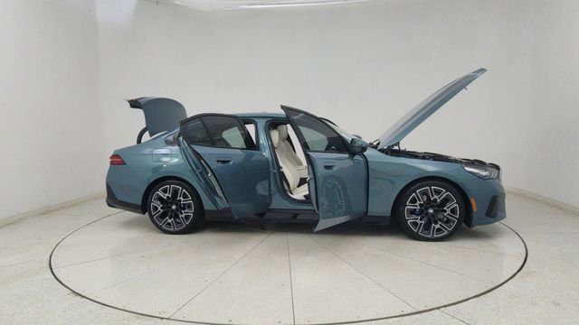 Used 2024 BMW 530i image 70
