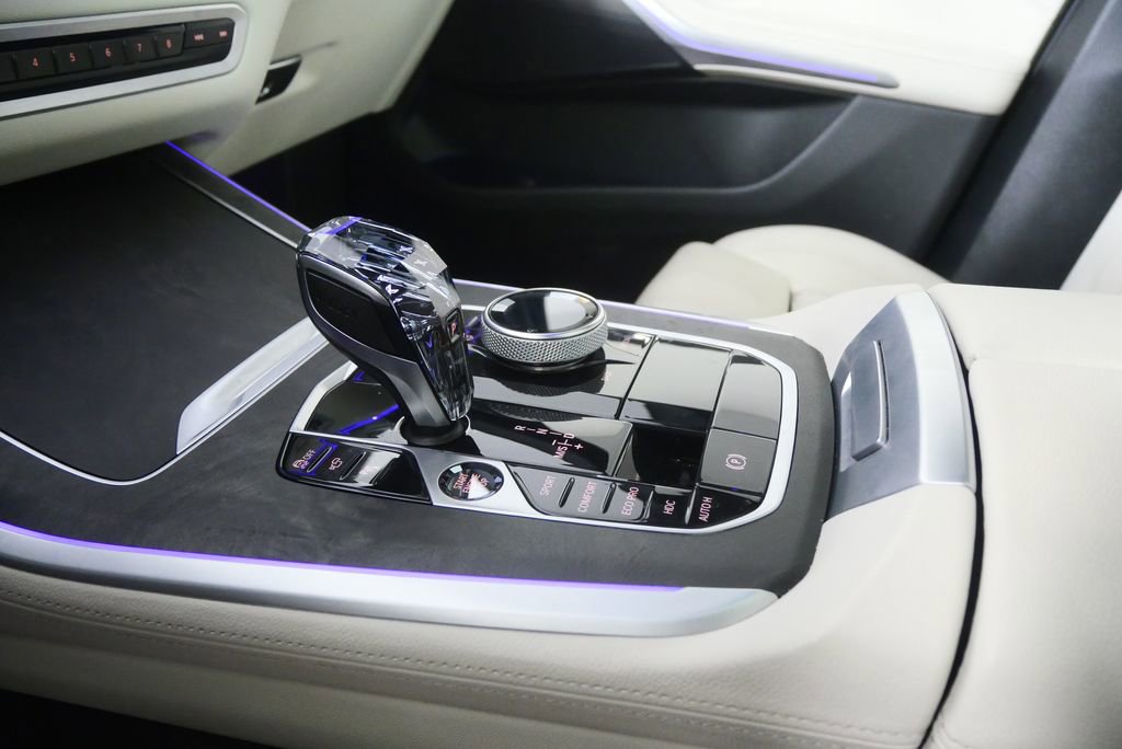 Used 2022 BMW X5 xDrive40i w/ M Sport Package image 27