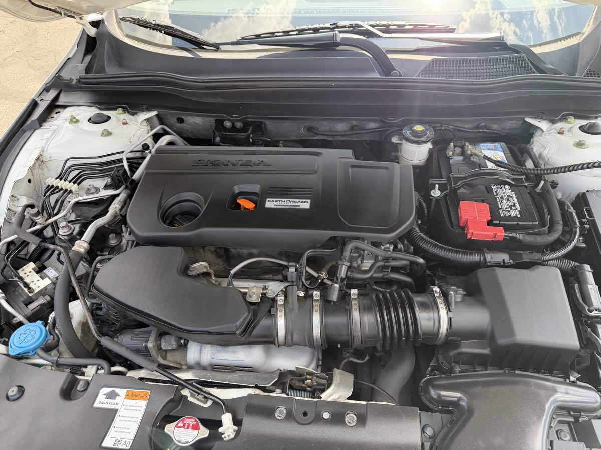 Used 2018 Honda Accord Touring image 22