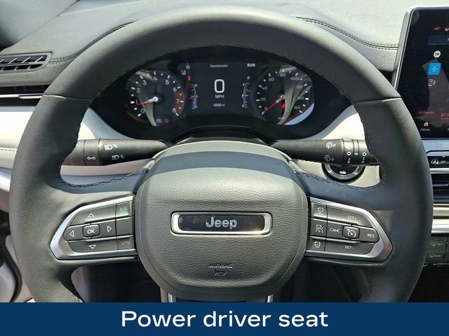Used 2025 Jeep Compass Limited AWD/4WD image 4