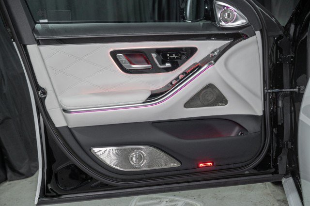 New 2026 Mercedes-Benz Maybach S 580 4MATIC image 9