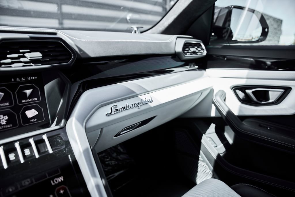 Used 2019 Lamborghini Urus AWD/4WD image 84