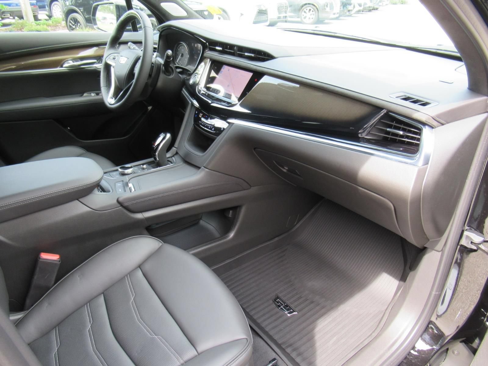 Certified 2025 Cadillac XT6 Premium Luxury w/ Platinum Package AWD/4WD image 12
