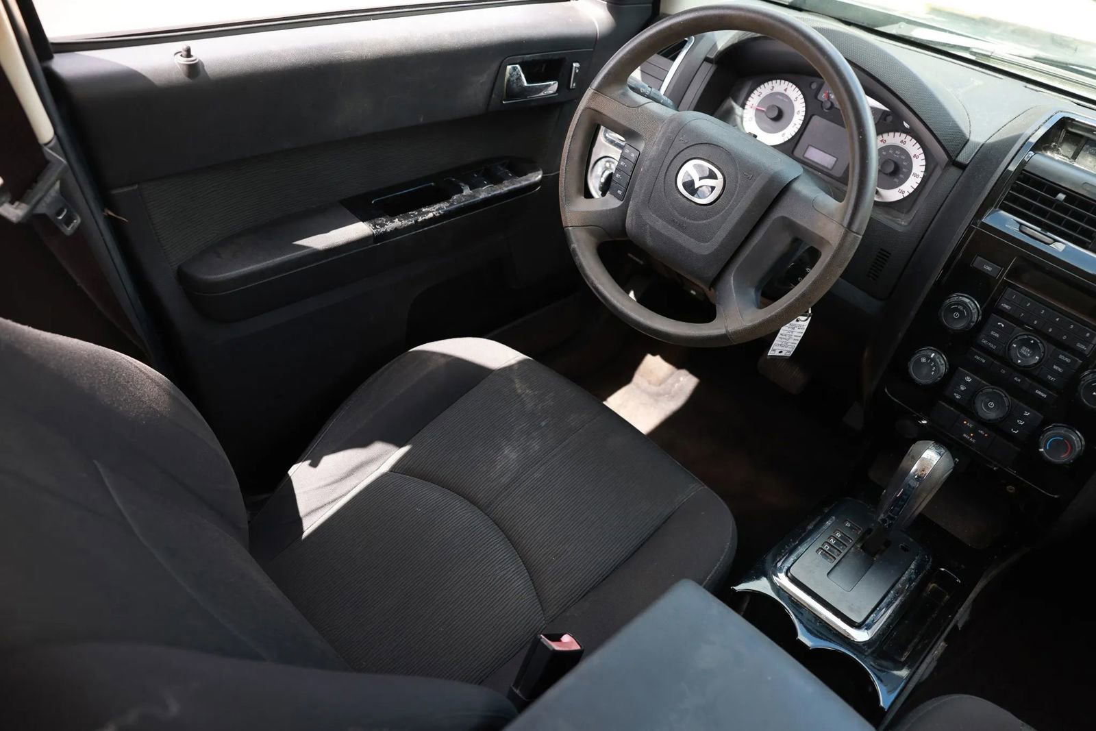 Used 2010 MAZDA Tribute i Sport image 12