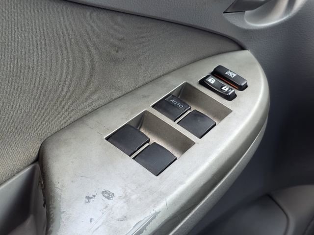 Used 2013 Toyota Corolla LE image 14