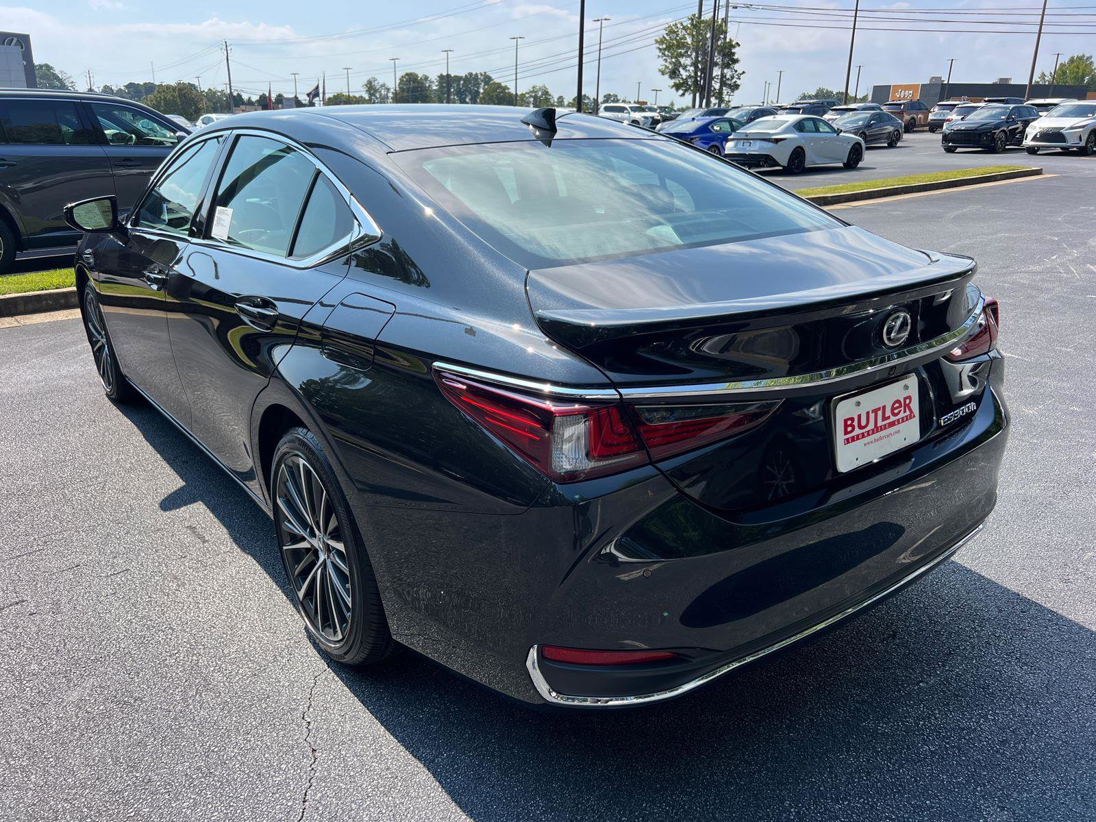 New 2025 Lexus ES 300h w/ Premium Package image 8