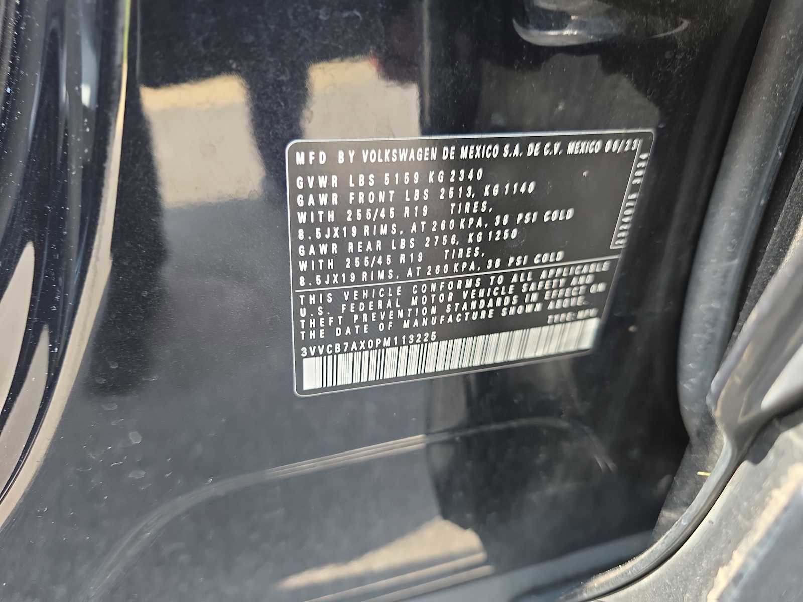 Used 2023 Volkswagen Tiguan SE R-Line image 31