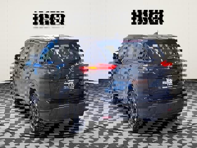 Used 2025 Nissan Rogue SV image 7