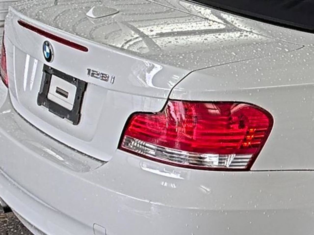 Used 2009 BMW 128i Convertible RWD image 6